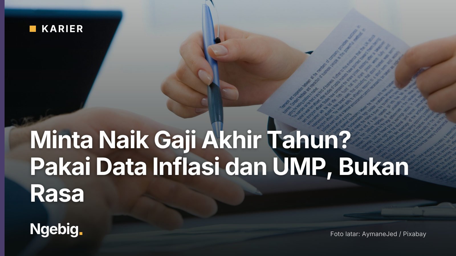 Sampul artikel Minta Naik Gaji Akhir Tahun? Pakai Data Inflasi dan UMP, Bukan Rasa dengan latar foto laptop, office, hand,...